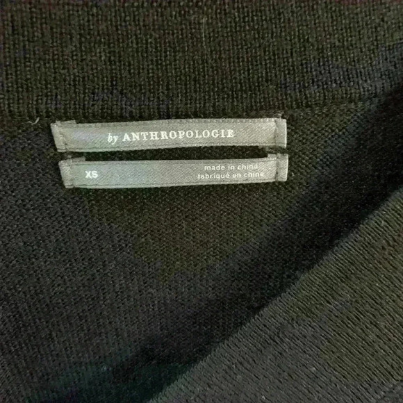 Anthropologie. Lack oversized V-Neck light sweater size XS - Picture 3 of 9